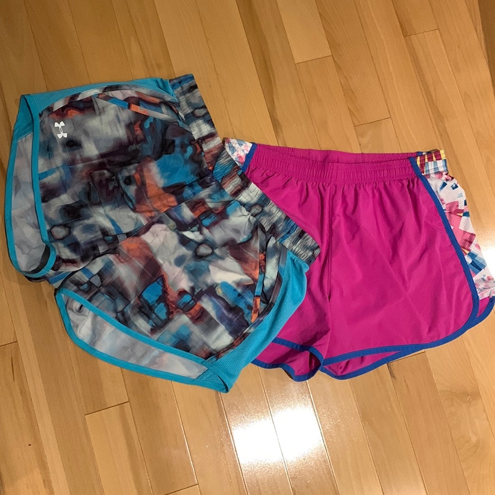 2 Women’s Under Armour Fly by Run Athletic Shorts - size M